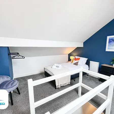 بيت للعطل 3 Bedroom House - Leeds - Free Parking